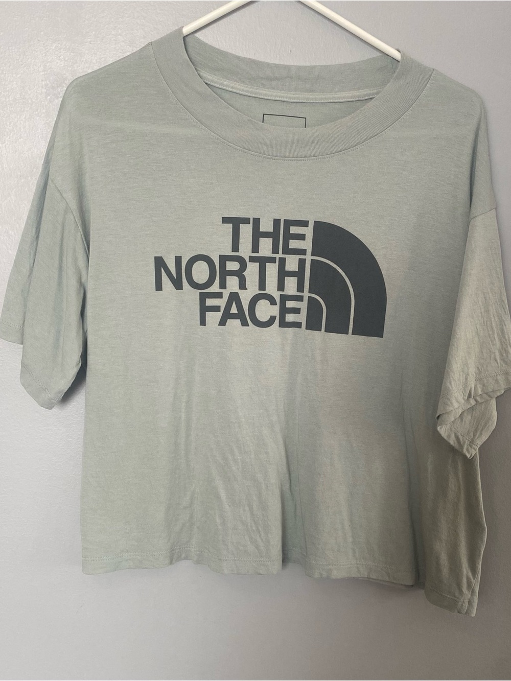 The North Face Women's Sage Green Logo T-Shirt cropped SZ L